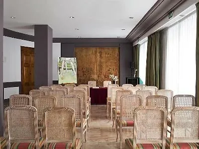 Principe Di Villafranca מלון 4*